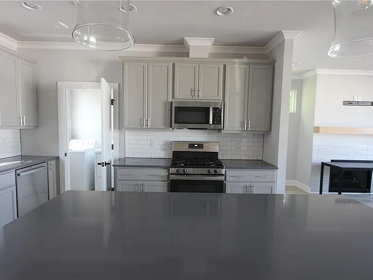 1740 Bolton Rd NW — Photo 12