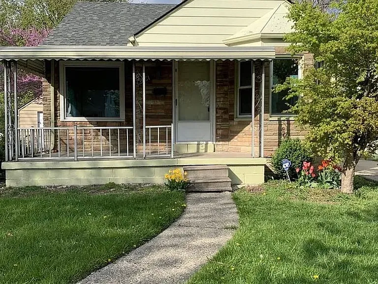 19661 Kenosha St — Photo 1