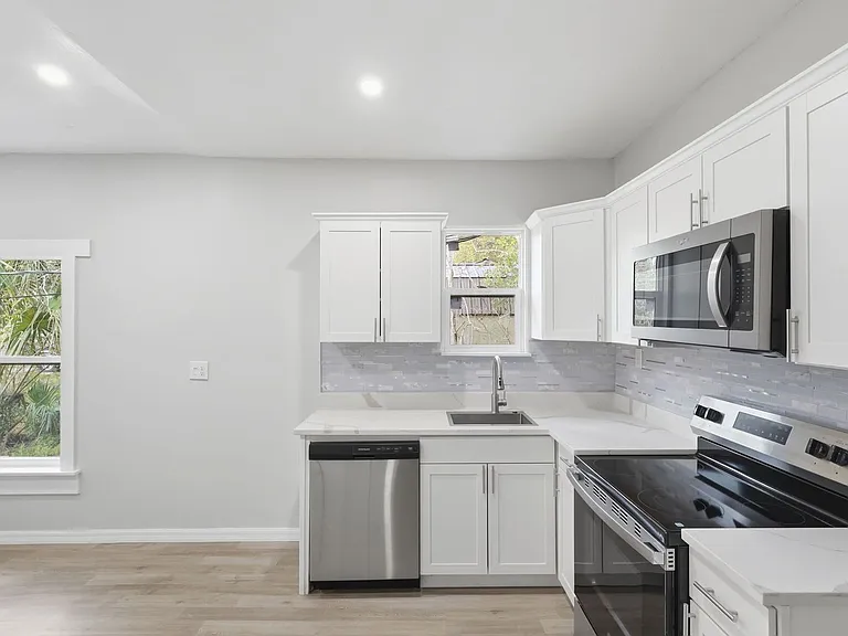 727 Wood St — Photo 7
