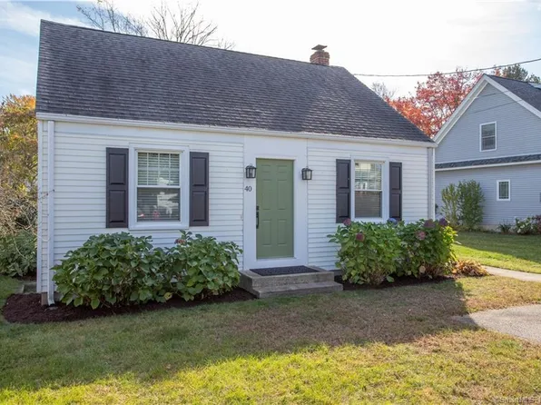 40 Elmwood Street, Old Saybrook, CT 06475