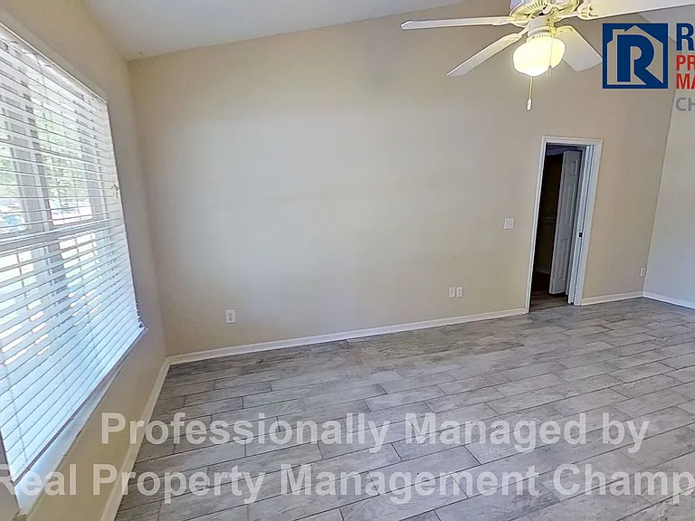 4222 Sunglow Dr — Photo 3