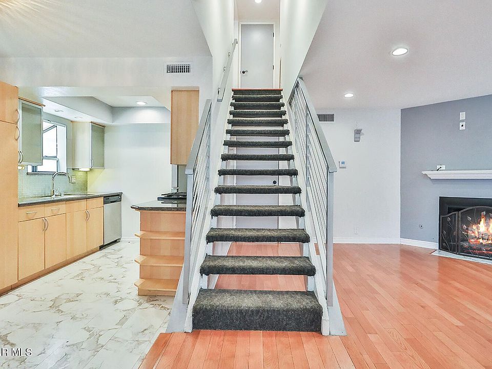 1st image of 18411 Hatteras St Unit 103