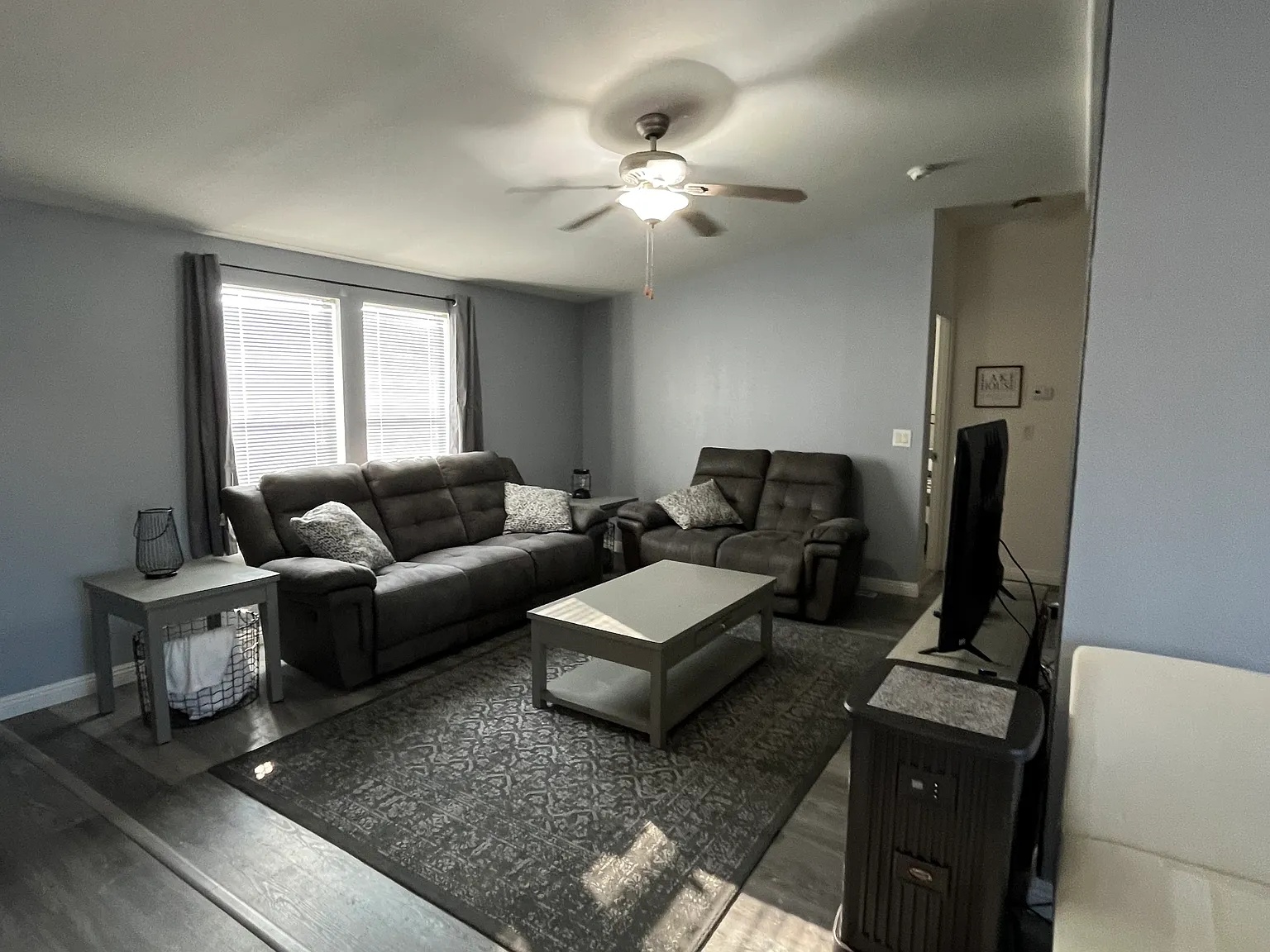 4 bed, 1428 sqft, $2,100 — Photo 2