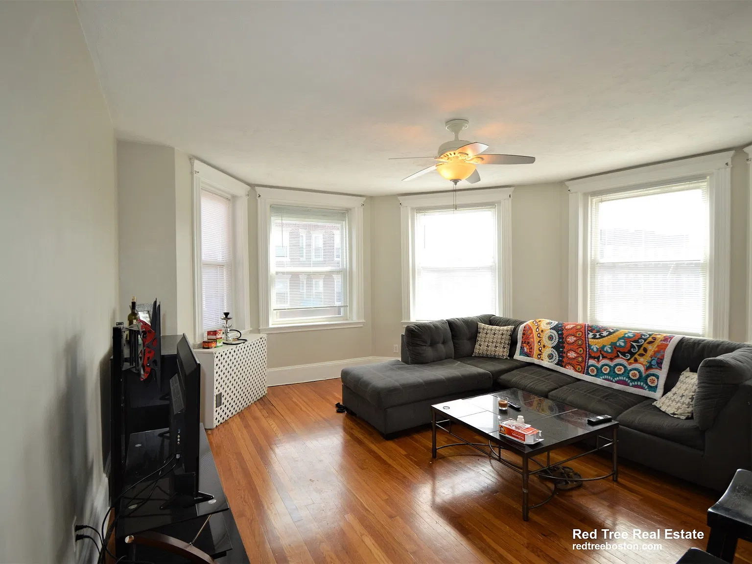 5 bed, 1800 sqft, $6,800 — Photo 2