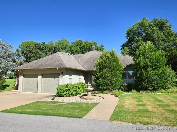 320 E Ballentine Rd, Tahlequah, OK 74464