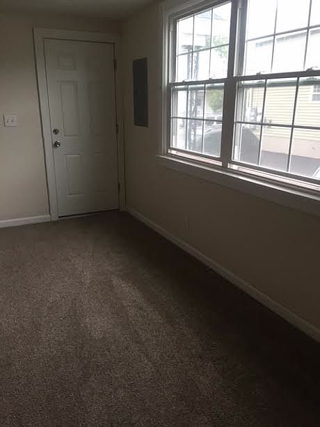 2nd image of 114 Cable St Lowr #