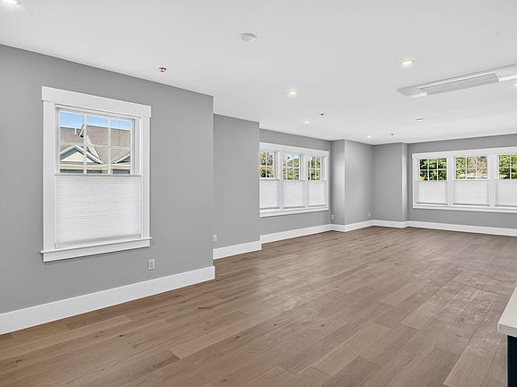 2nd image of 533 Woods Hole Road UNIT E101