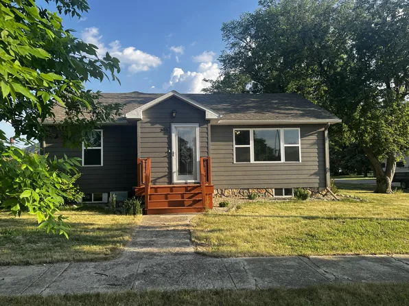 305 Chestnut St, Langford, SD 57454