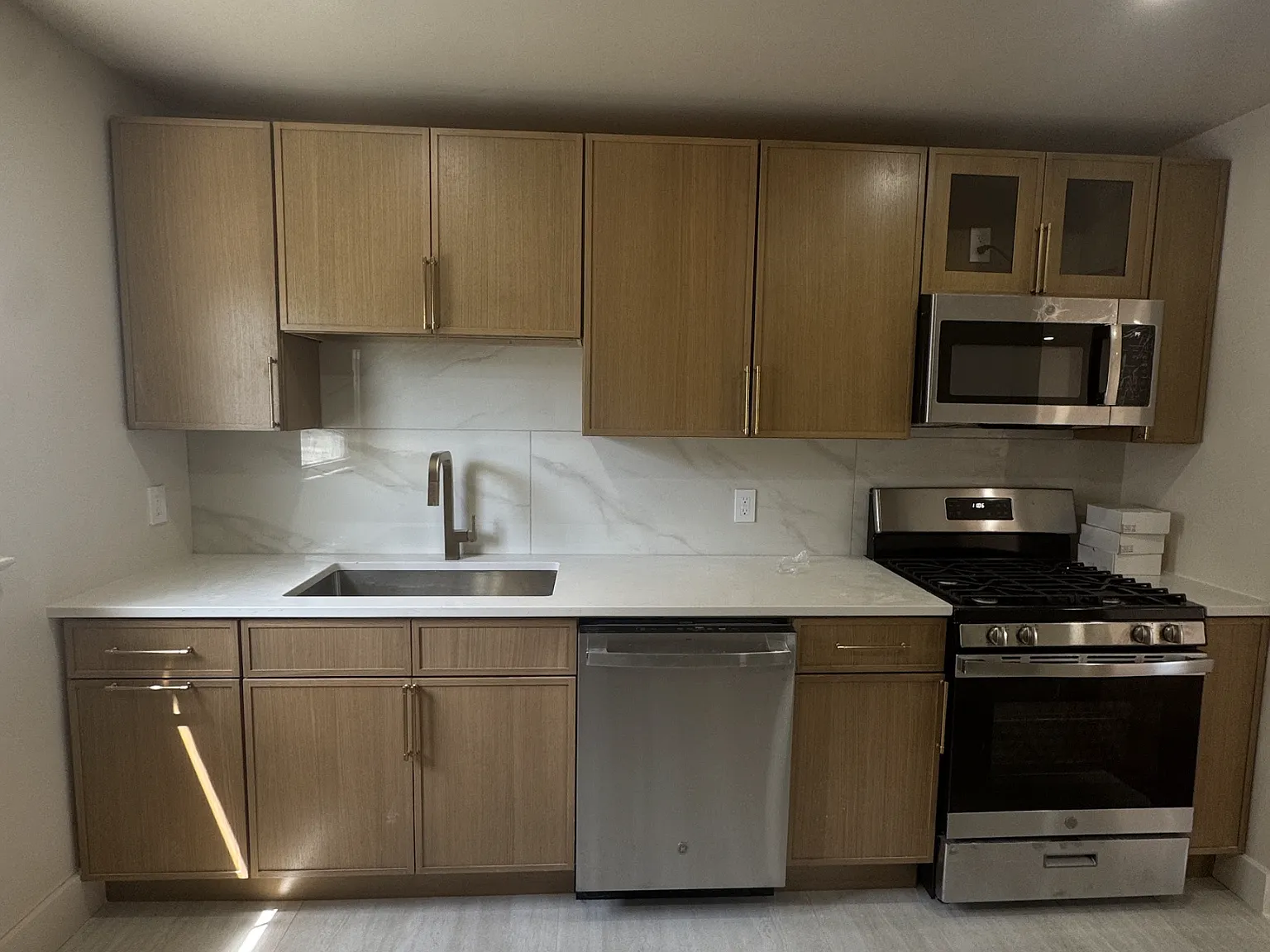 3 bed, 1200 sqft, $3,500 — Photo 1
