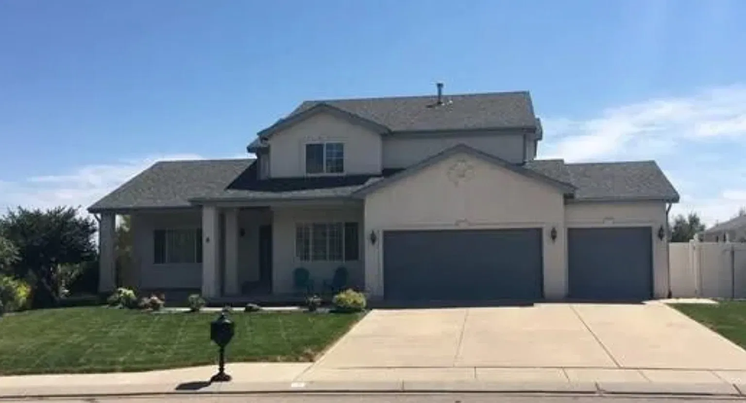 4 bed, 3.5 bath, 3989 sqft, $3,795 — Photo 1