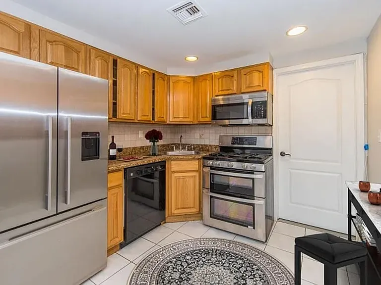 47 Webster Ave — Photo 5