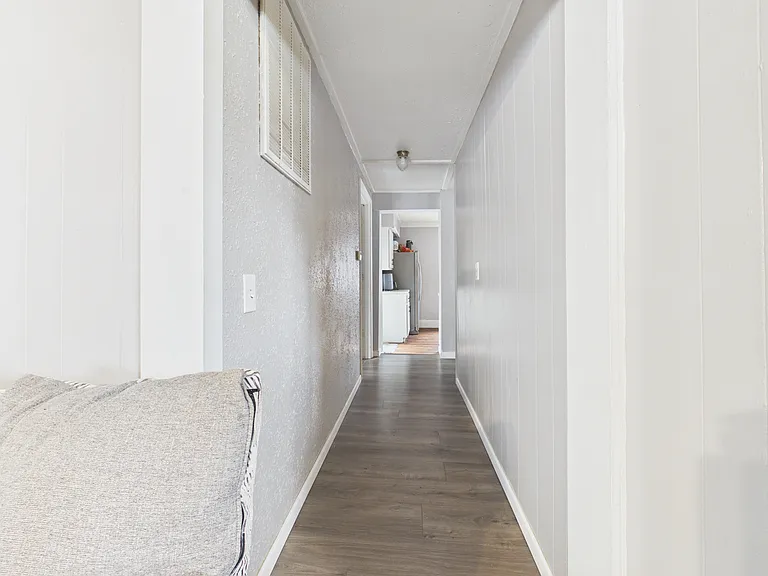 323 Jackson St — Photo 7
