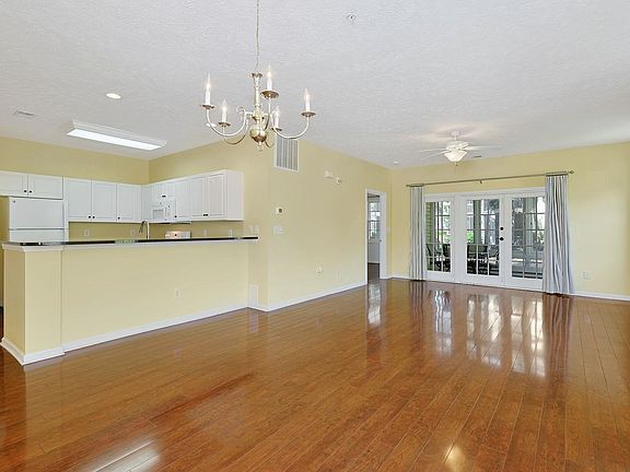 5th image of 601 Hillside Ave. N #3106