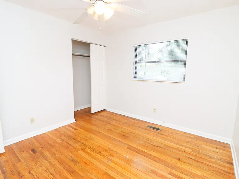 811 S Lipona Rd — Photo 19
