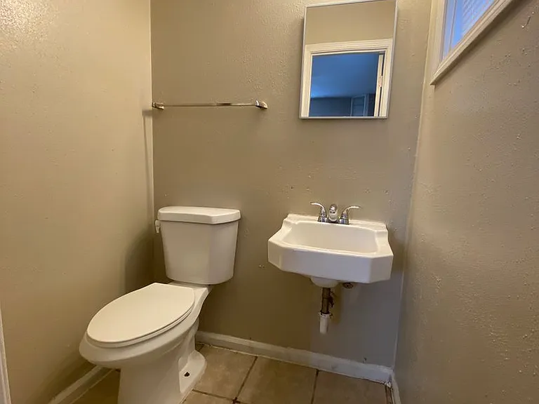 4822 Wellborn Dr — Photo 8