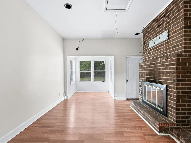 5409 Country Dr — Photo 15