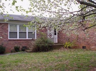 579 Circle Dr, Hudson, NC 28638