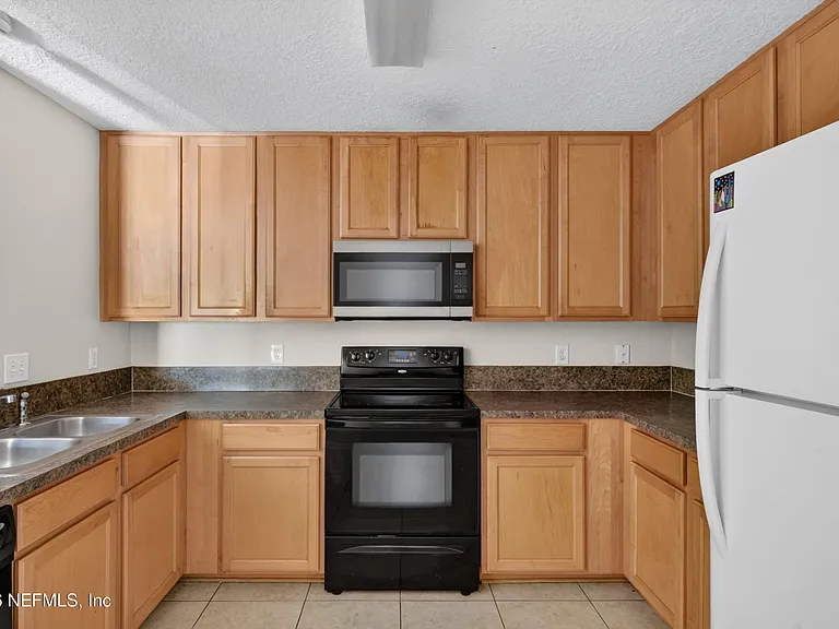 7047 Deer Lodge Cir #106 — Photo 11