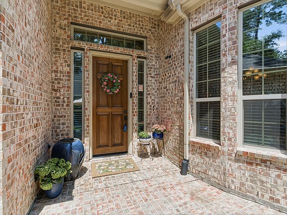 4th image of 10 Little Falls Pl