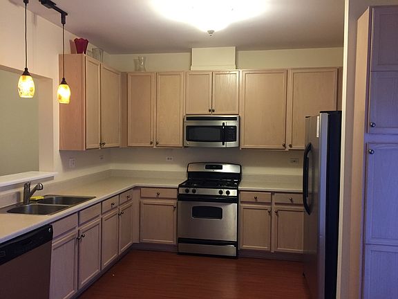 4th image of 1051 Savoy Ct #1051