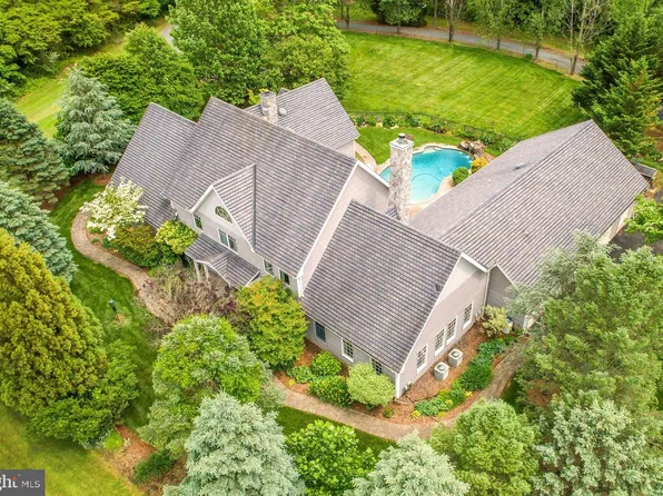 80 Linvale Rd, Ringoes, NJ 08551