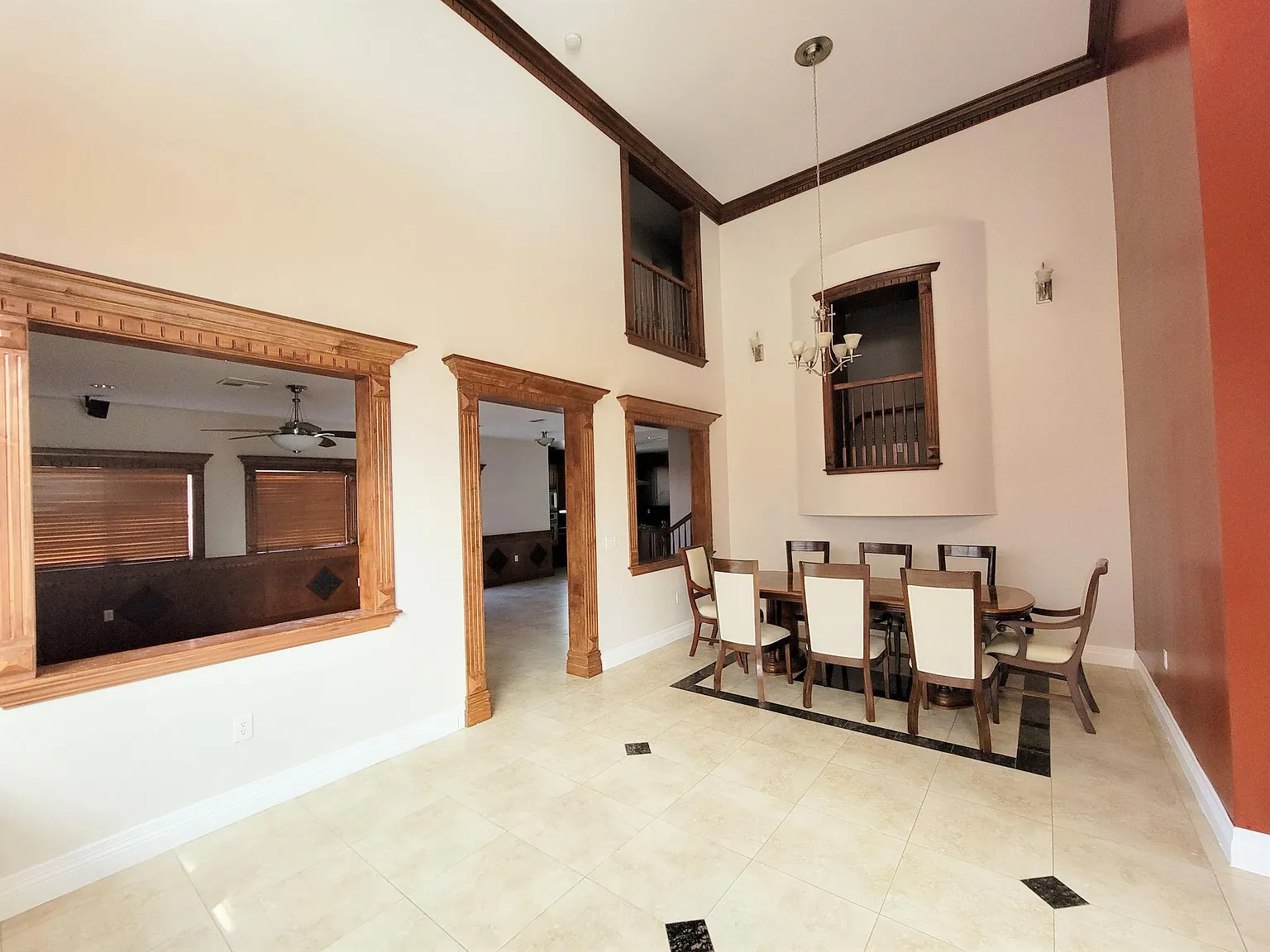 5 bed, 3355 sqft, $3,199 — Photo 4