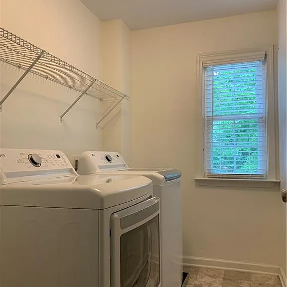 3470 Stoneham Dr — Photo 21