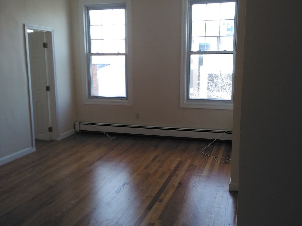 1st image of 538 Willoughby Ave #4