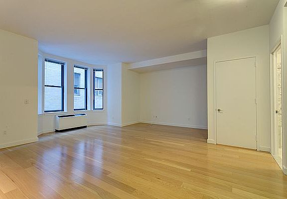 5th image of 37 Wall St APT 18D