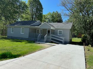 5601 Phillips St, Charlotte, NC 28269