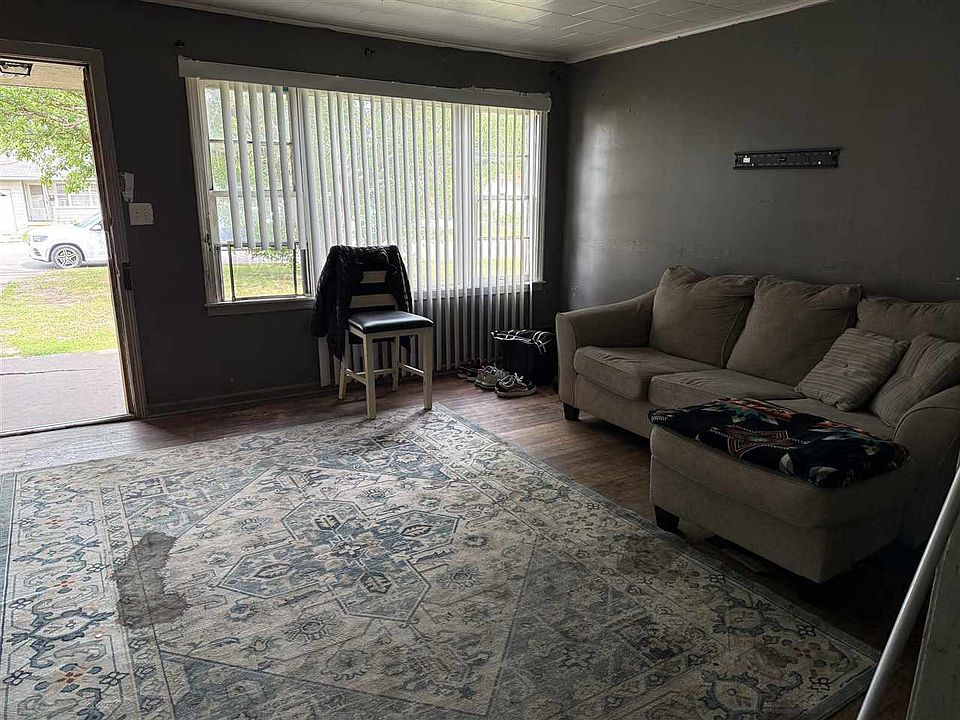 2nd image of 2024 Mary St
