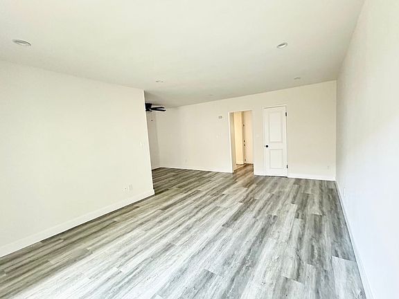 3rd image of 14677 Rayen St APT 2