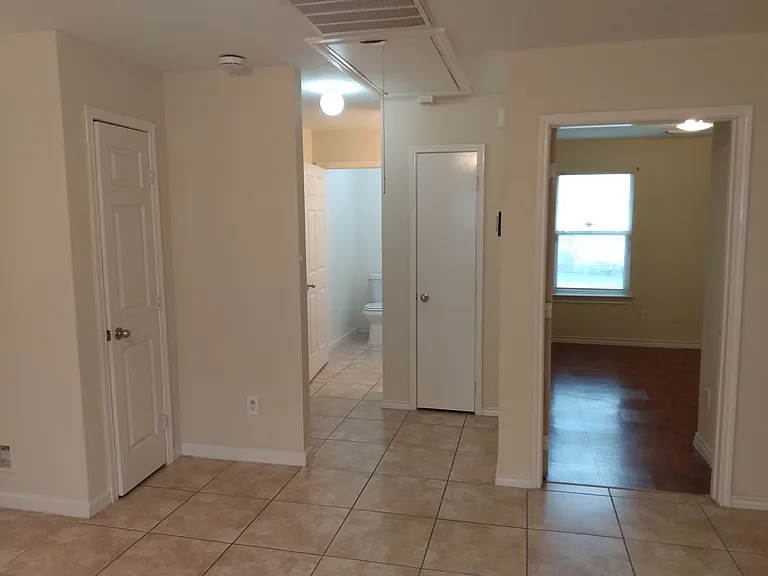 9731 Shive Dr — Photo 11