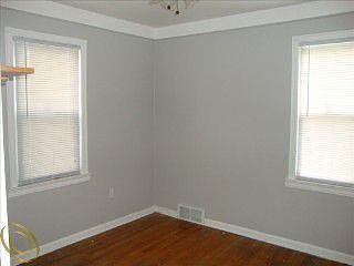 5th image of 1777 Hanover St