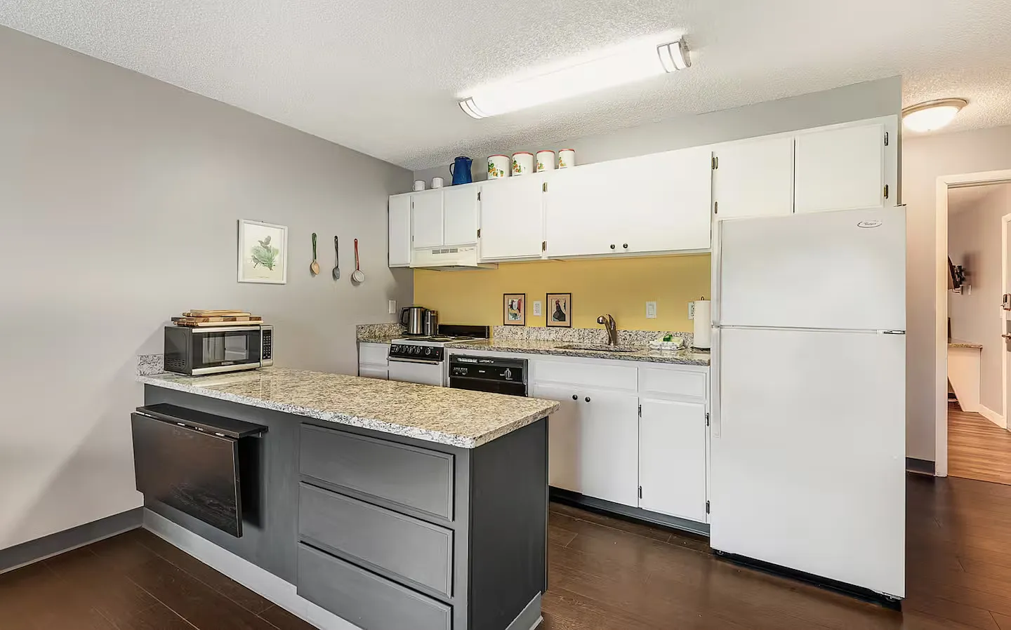1 bed, 653 sqft, $2,200 — Photo 2