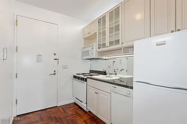 Sold by Corcoran | media 3