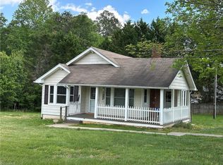 286 Cartpath Rd, North Wilkesboro, NC 28659