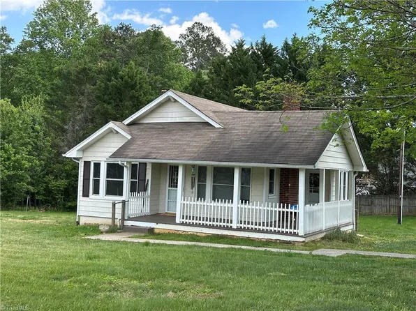 286 Cartpath Rd, North Wilkesboro, NC 28659
