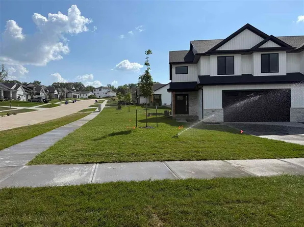 1403 Legend Dr, Tiffin, IA 52340