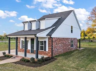 1156 Creekside Ln, Hernando, MS 38632