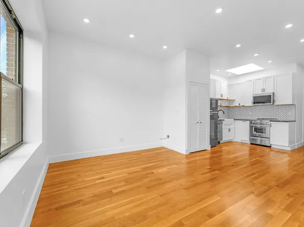 33-15 30th Avenue image 4 of 8