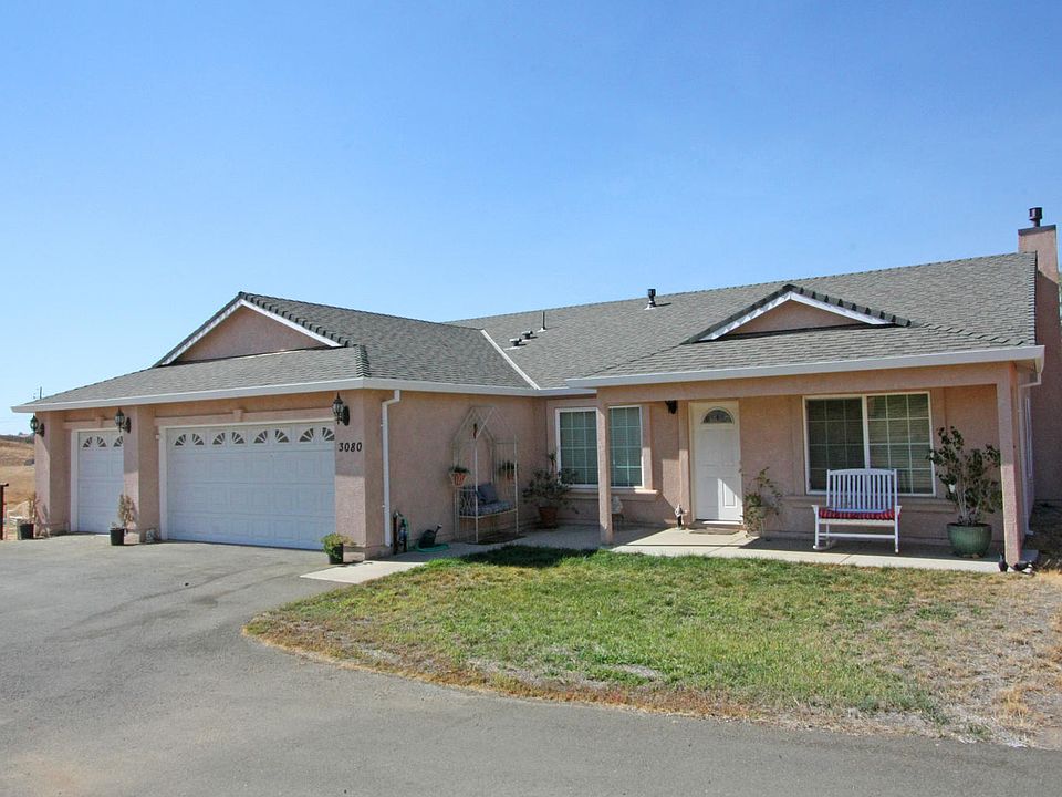 3 car garage!
