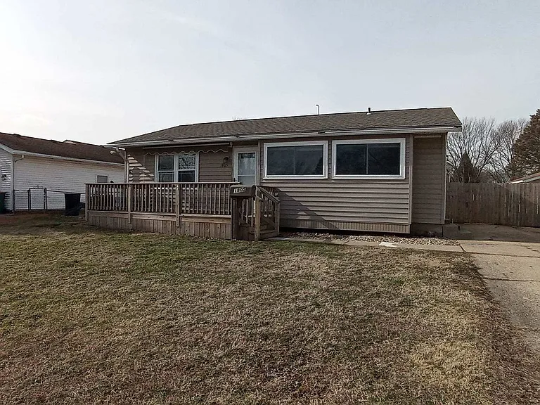 1805 Denton St — Photo 1