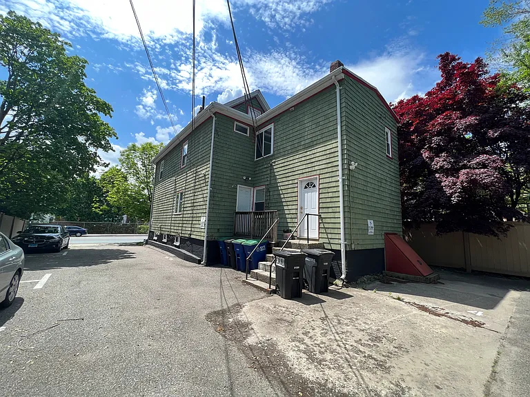 735 Somerville Ave — Photo 14