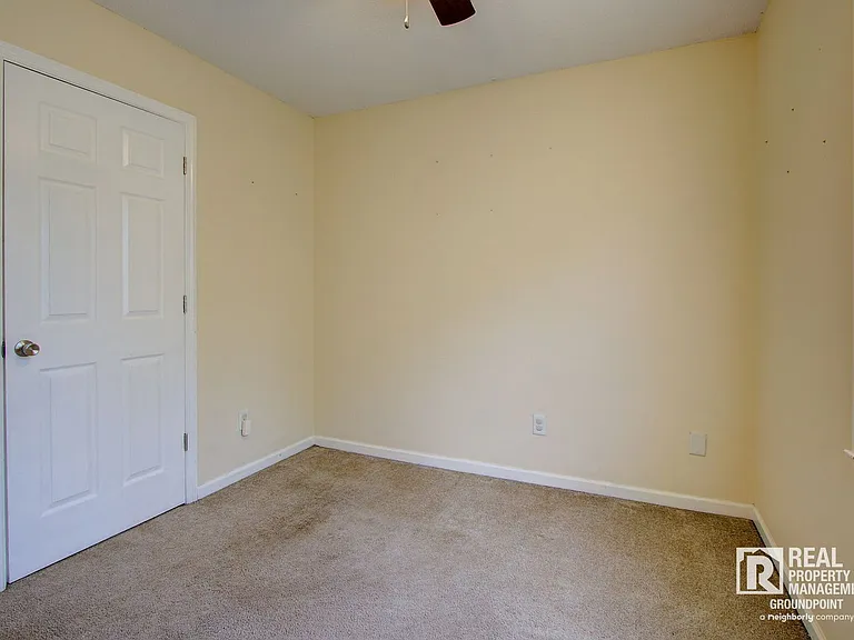 443 Robin Dr — Photo 16