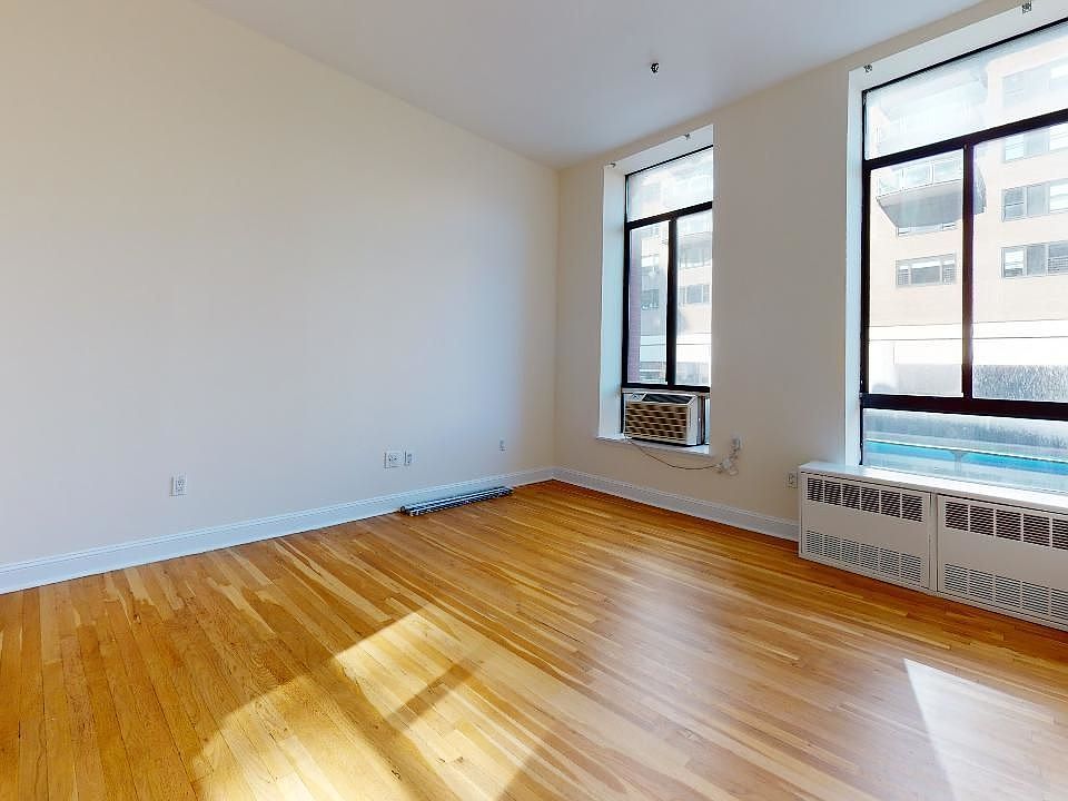 1st image of 1 Astor Pl APT 2V