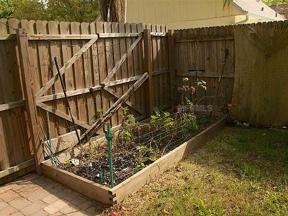 5th image of 3164 Maiden Ln