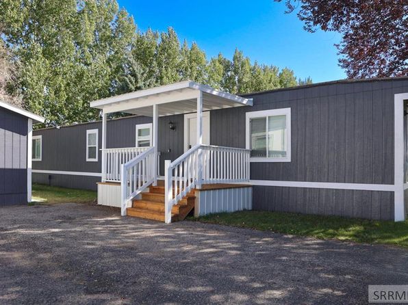 2074 N Pinewood Dr, Idaho Falls, ID 83401