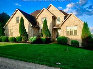 127 Newcomer Rd, Charleston, WV 25309