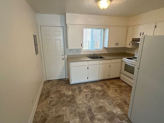5th image of 2465 Lee St SE